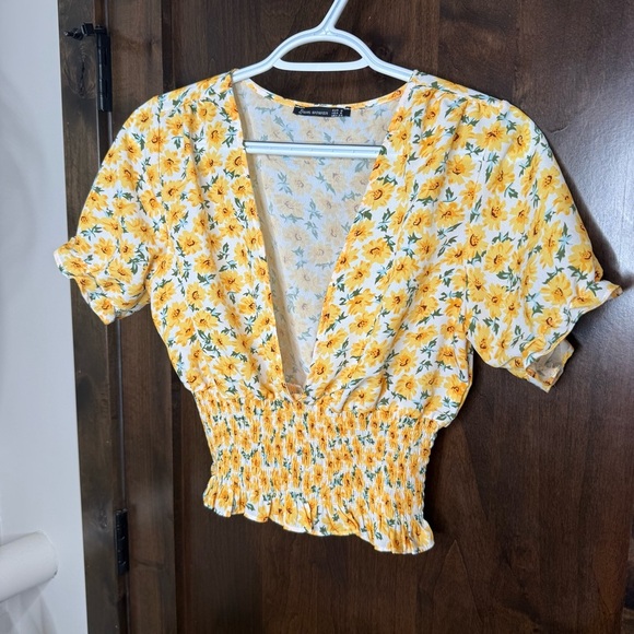Yellow Sunflower Print white Crop Top deep v neck Size S smocked waist summer - Picture 2 of 8